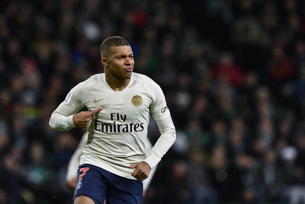 南华期货股份港股首日跌24%跌破发售价 募12.9亿港元